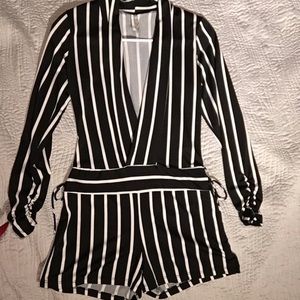 Black and white sexy Romper!!!!